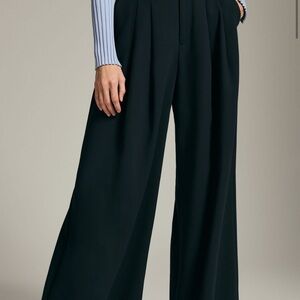 The Avery Wide Leg Pleated Pant - Size 14  Navy